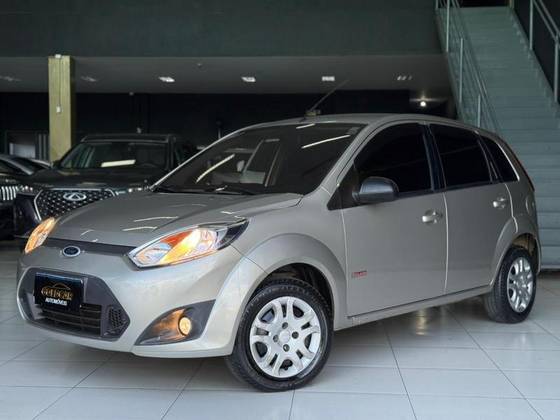 FORD FIESTA 1.6 ROCAM 8V FLEX 4P MANUAL FORD FIESTA 1.6 ROCAM 8V FLEX 4P MANUAL